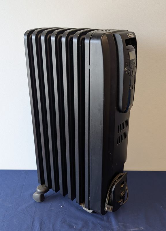 DeLonghi Oil Filled Radiator Space Heater - 1500W EW7507EBL