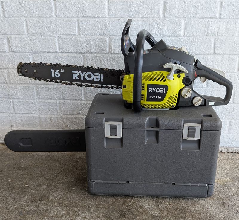 RYOBI RY3716 16" Chainsaw w/ Case
