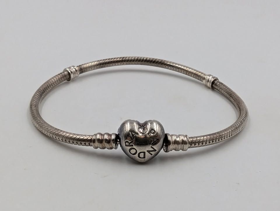 Pandora Moments Heart Clasp 7.5" Bracelet
