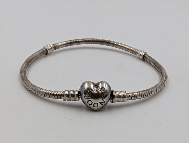 Pandora Moments Heart Clasp 7.5" Bracelet