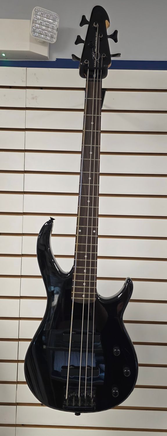 Peavy Millennium BXP Bass Guitar