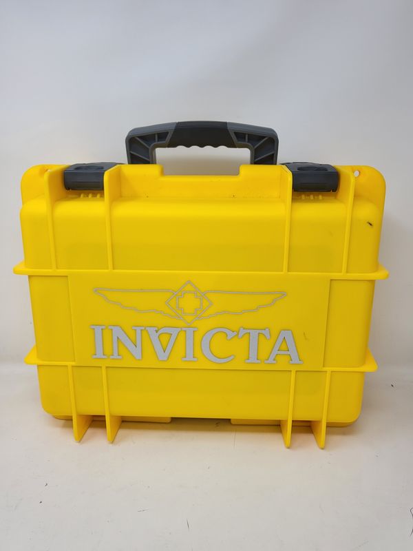 Invicta 8 Slot Case