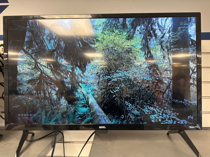 ONN 32" ROKU Smart Flat Panel TV 100012589
