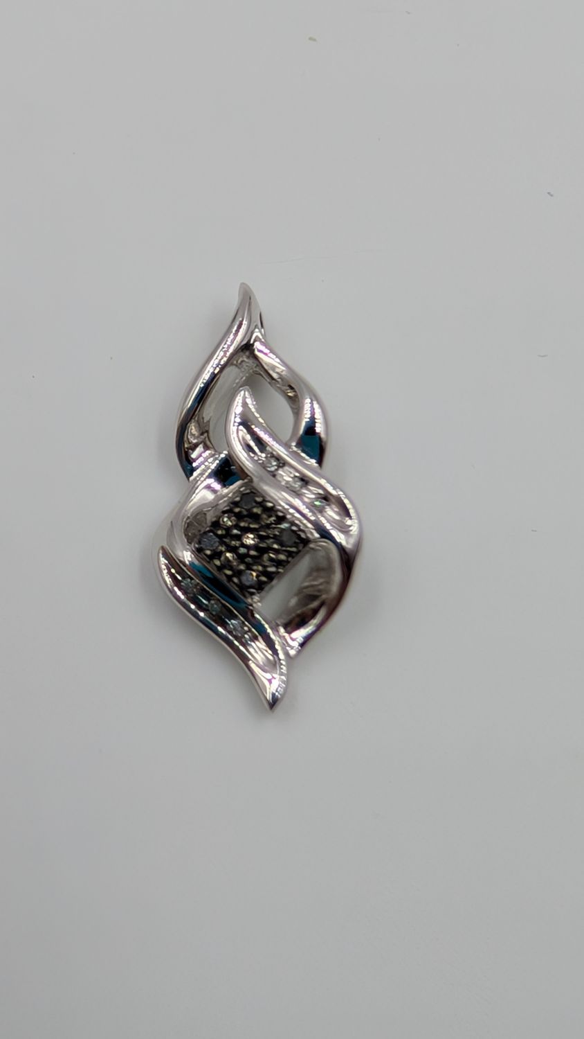 Sterling Silver Black & White Diamond Swirly Pendant Sterling Silver Black & White Diamond Swirly Pendant