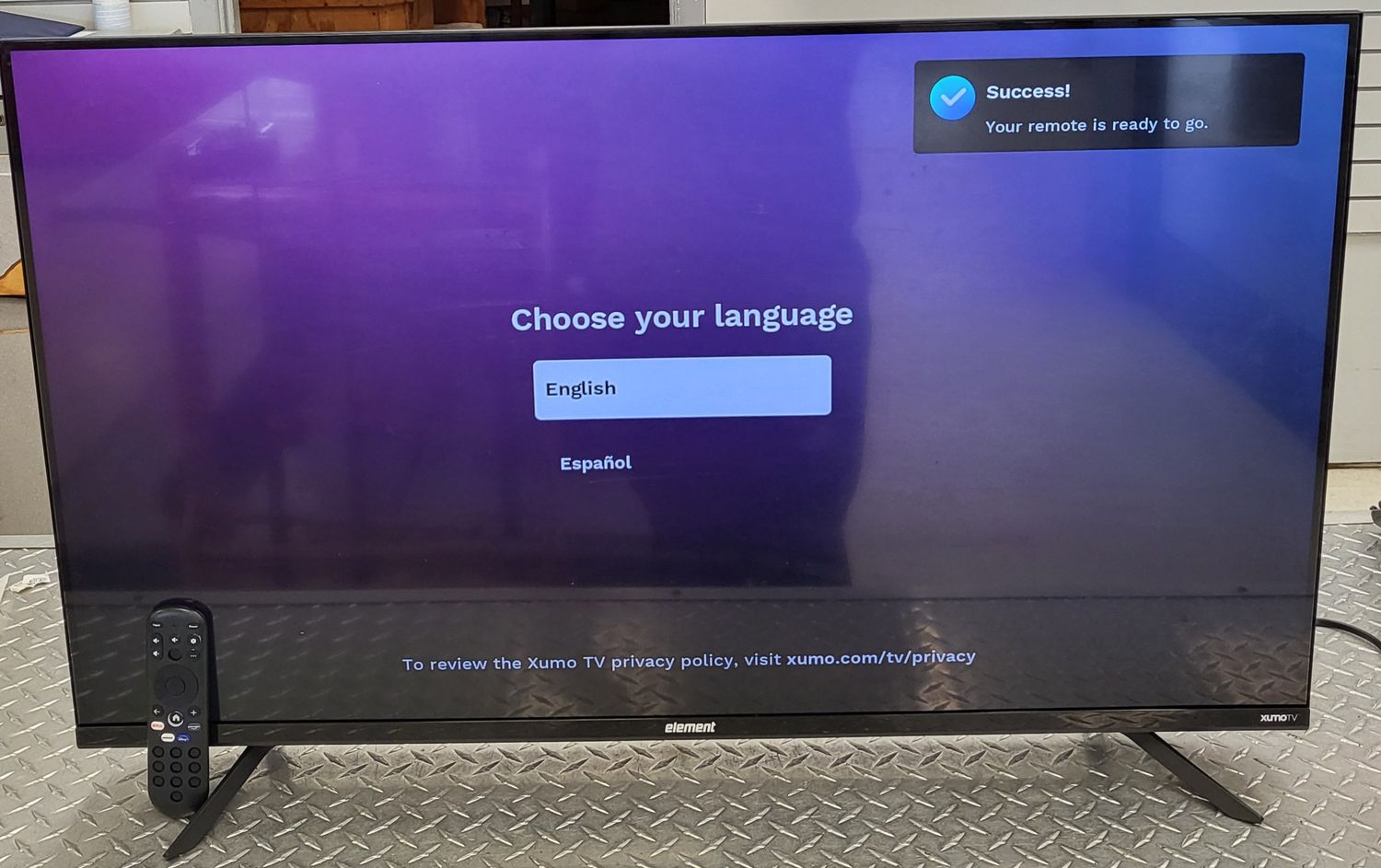 Element 43" Smart Flat Panel TV E550AE43C