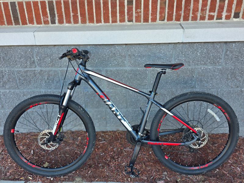 Giant  2018 ATX 2 Bicycle