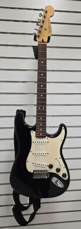 Fender Stratocaster Electric Guitar w/Soft Case