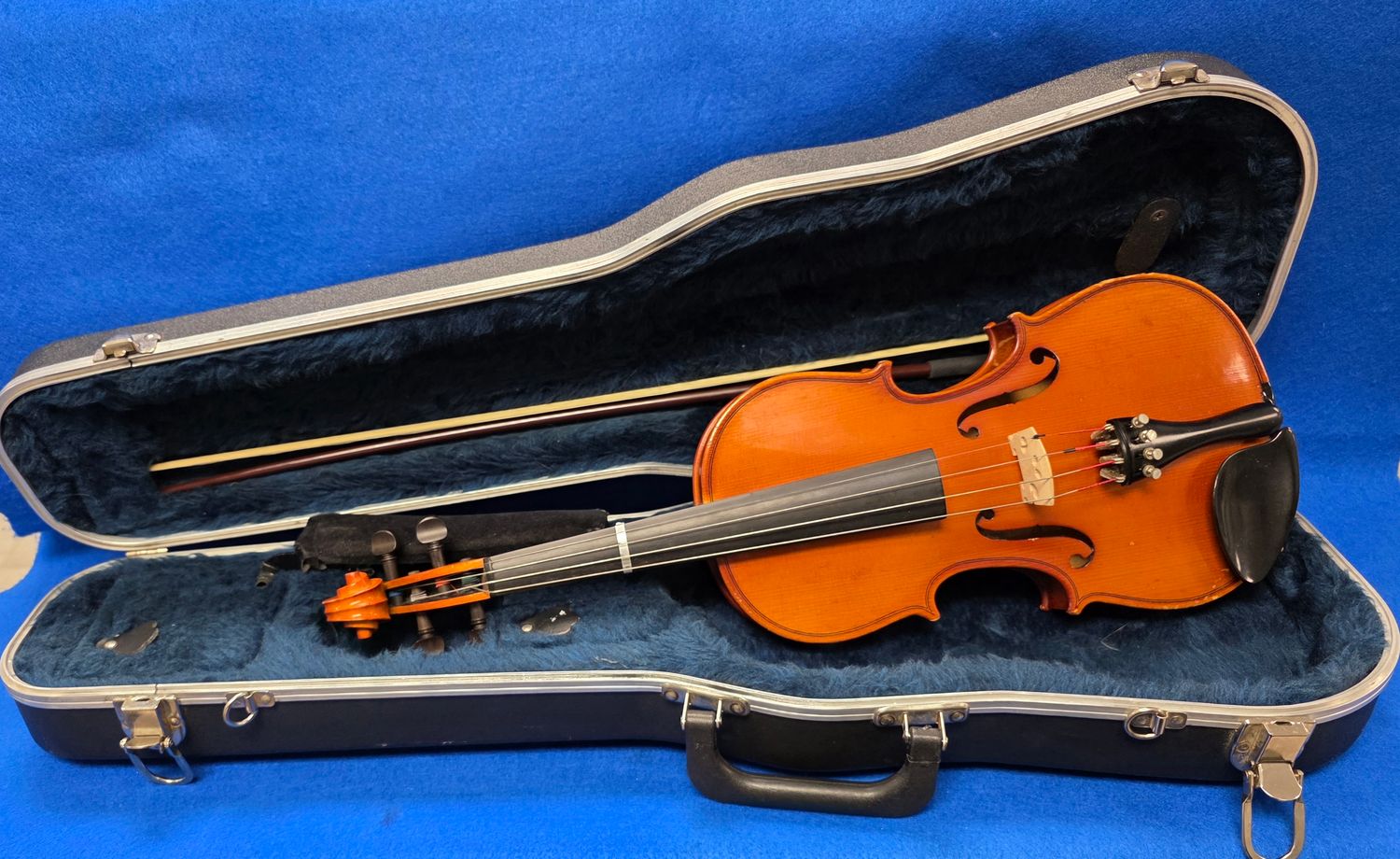 Knilling Bucharest 4KT Student Violin w/Hard Case