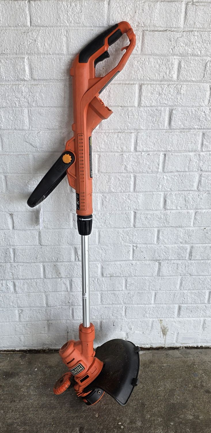 Black & Decker Electric Lawn Trimmer GH900 Black & Decker Electric Lawn Trimmer GH900