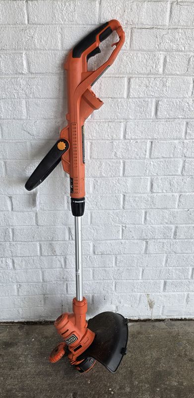 Black & Decker Electric Lawn Trimmer GH900