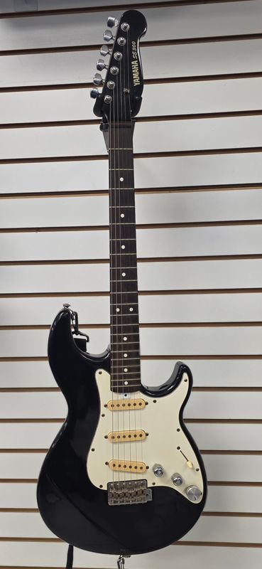 Yamaha Electric Guitar SE300