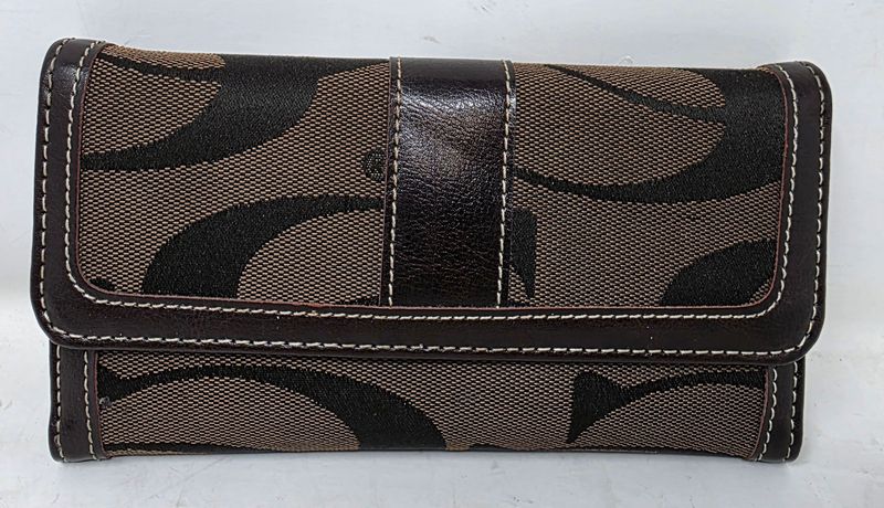 Generic Fashion Tri-Fold Wallet