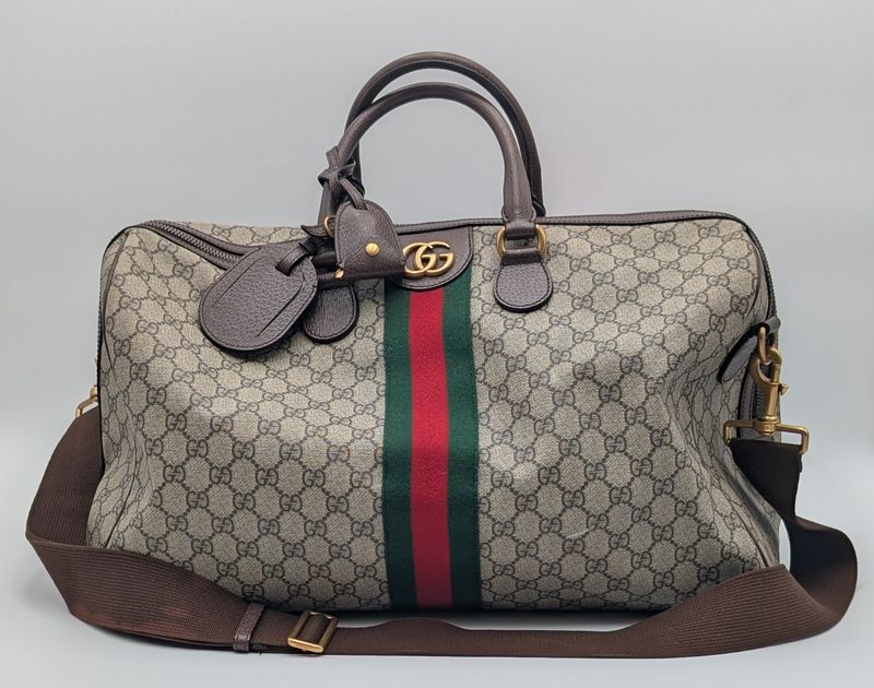 Gucci GG Supreme Medium Savoy Duffle Bag