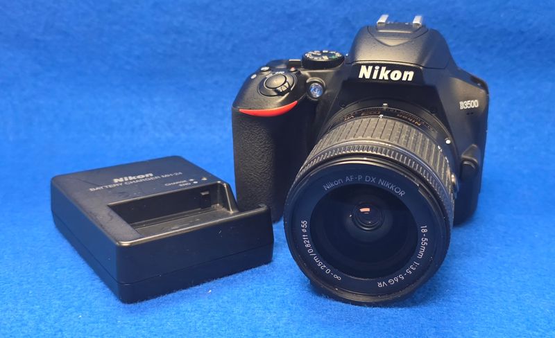 Nikon D3500 Camera w/18-55mm Lens