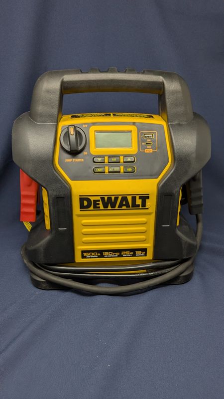 Dewalt Jump Starter 1600 Peak Amp DXAEJ14