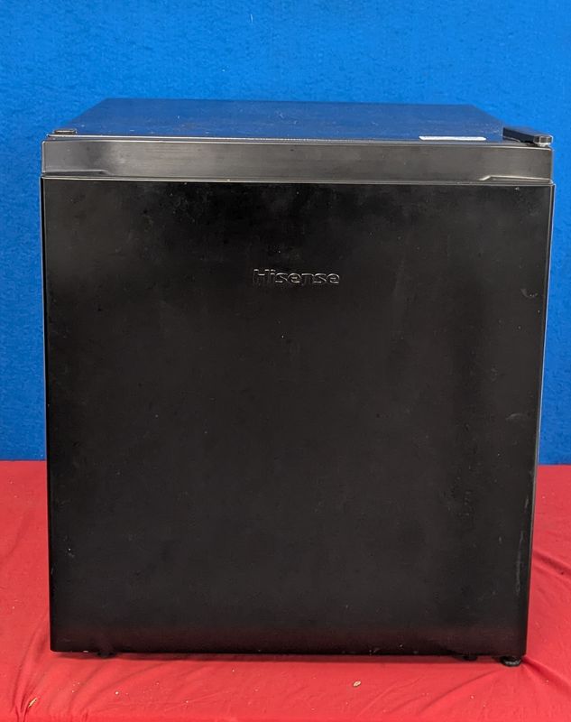 Hisense Mini Fridge WMS044M6XVE