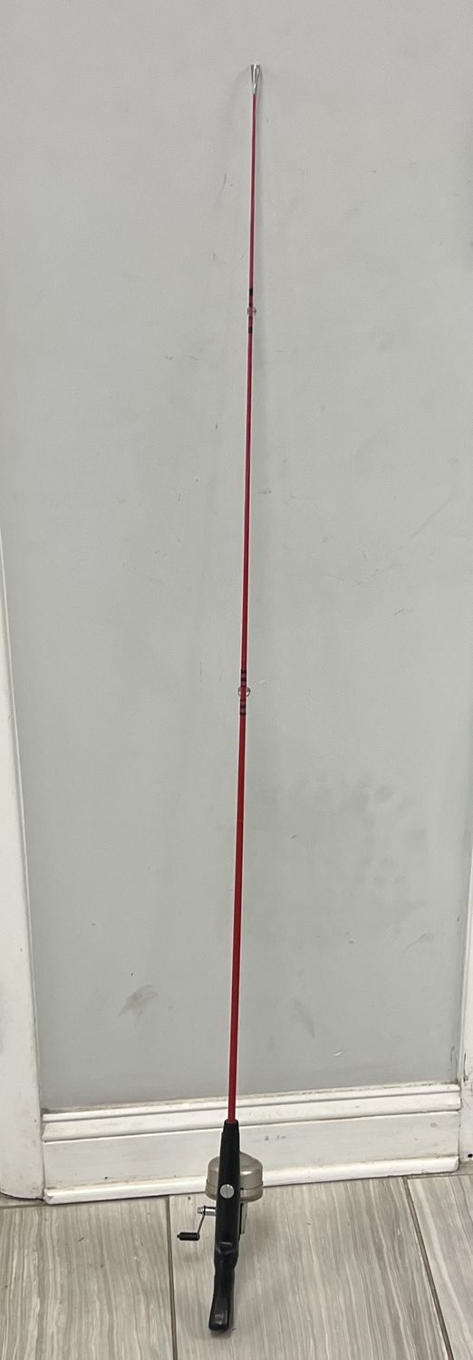Shakespeare Fishing Pole w/Reel Shakespeare Fishing Pole w/Reel
