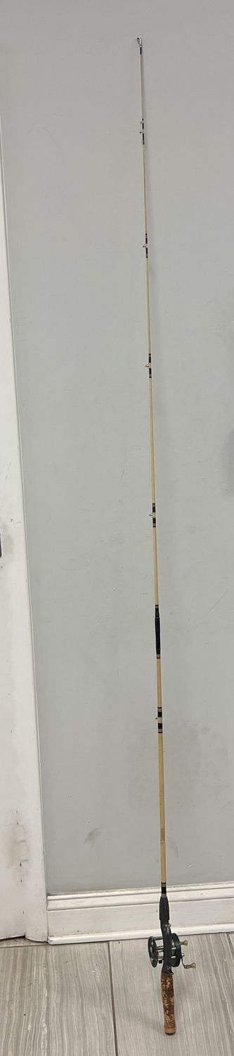 Shakespeare Fishing Pole w/Reel Shakespeare Fishing Pole w/Reel