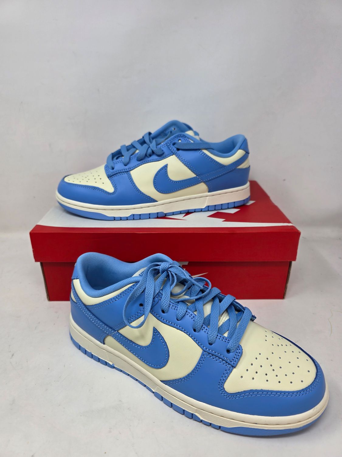 Nike Dunk Low Retro "University Blue" Size 8.5 Sneakers