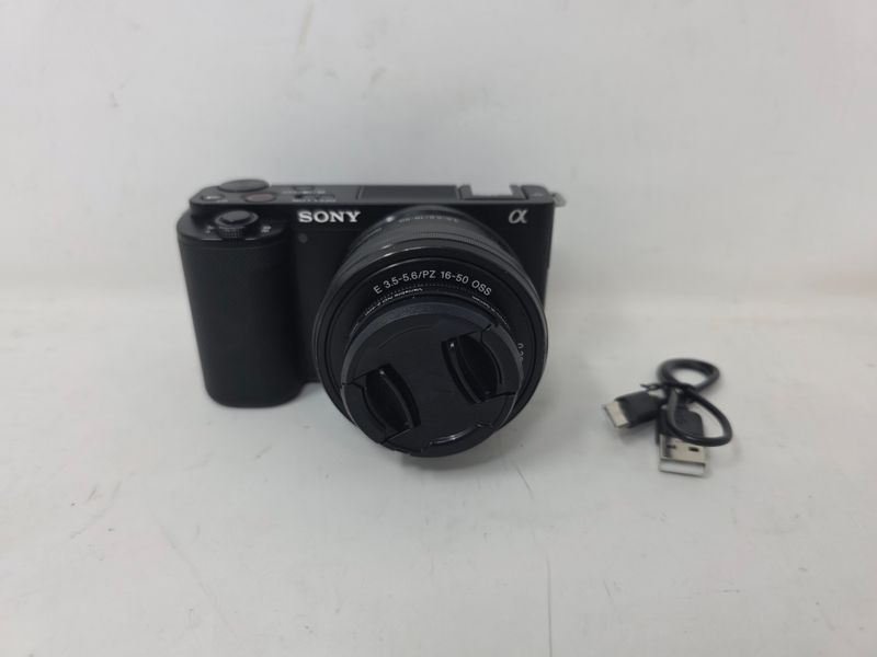 Sony ZV-E10 Camera w/16-50mm 3.5-5.6/PZ Lens
