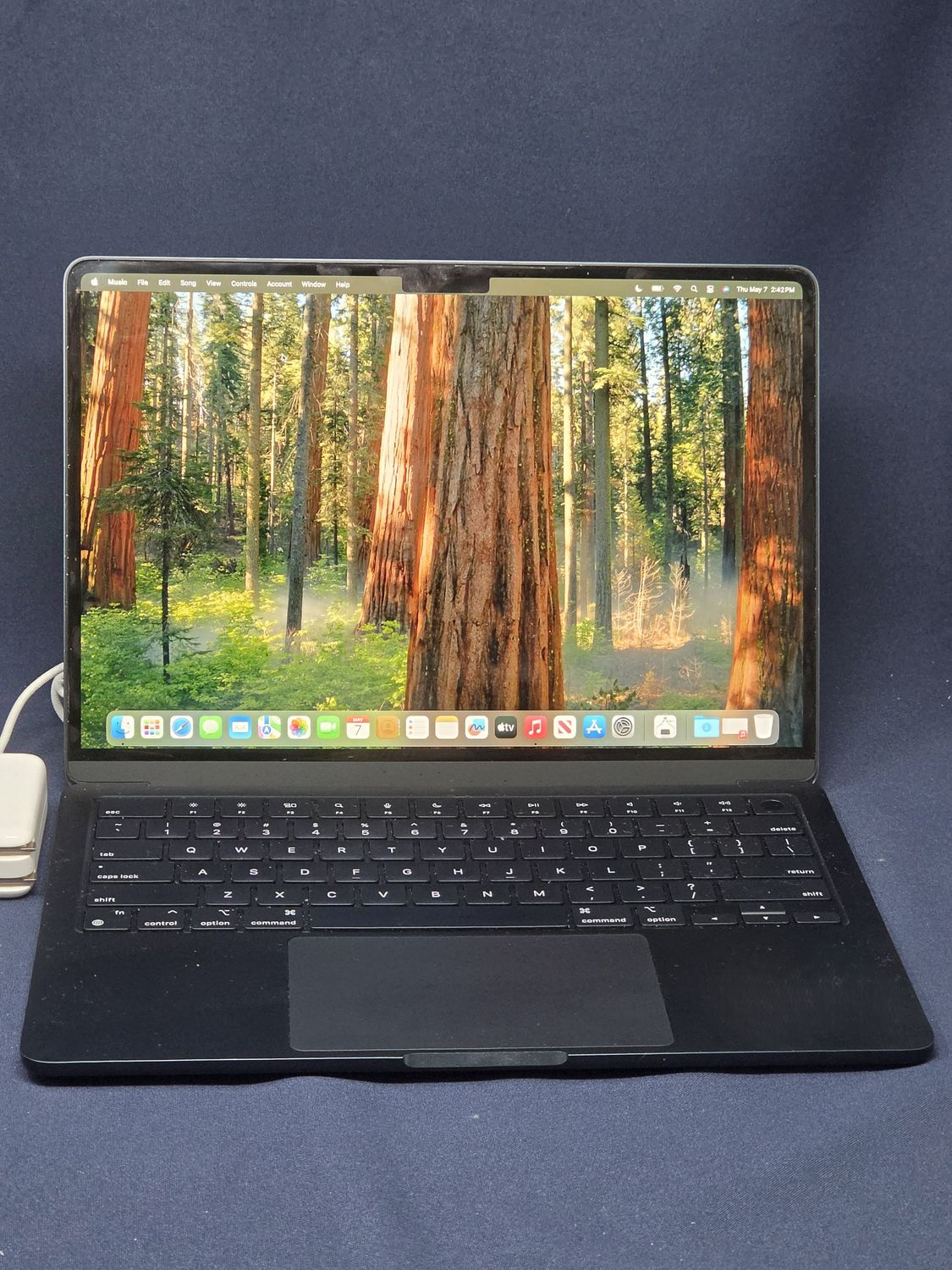 Apple MacBook Air 13.6" Laptop MLY33LL/A