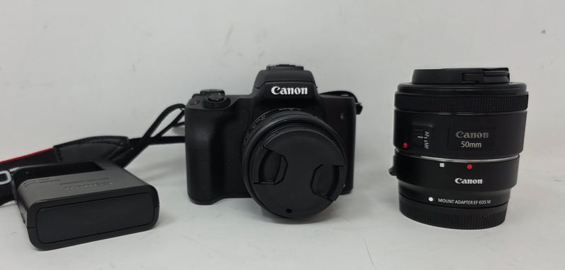Canon Eos M50 Camera w/18-55mm Lens