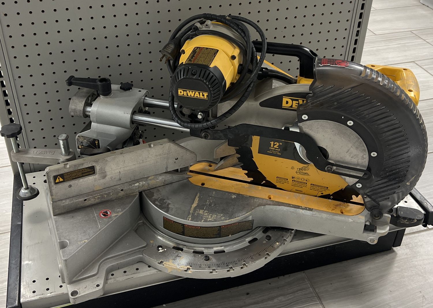 Dewalt 12" Compound Miter Saw DW718