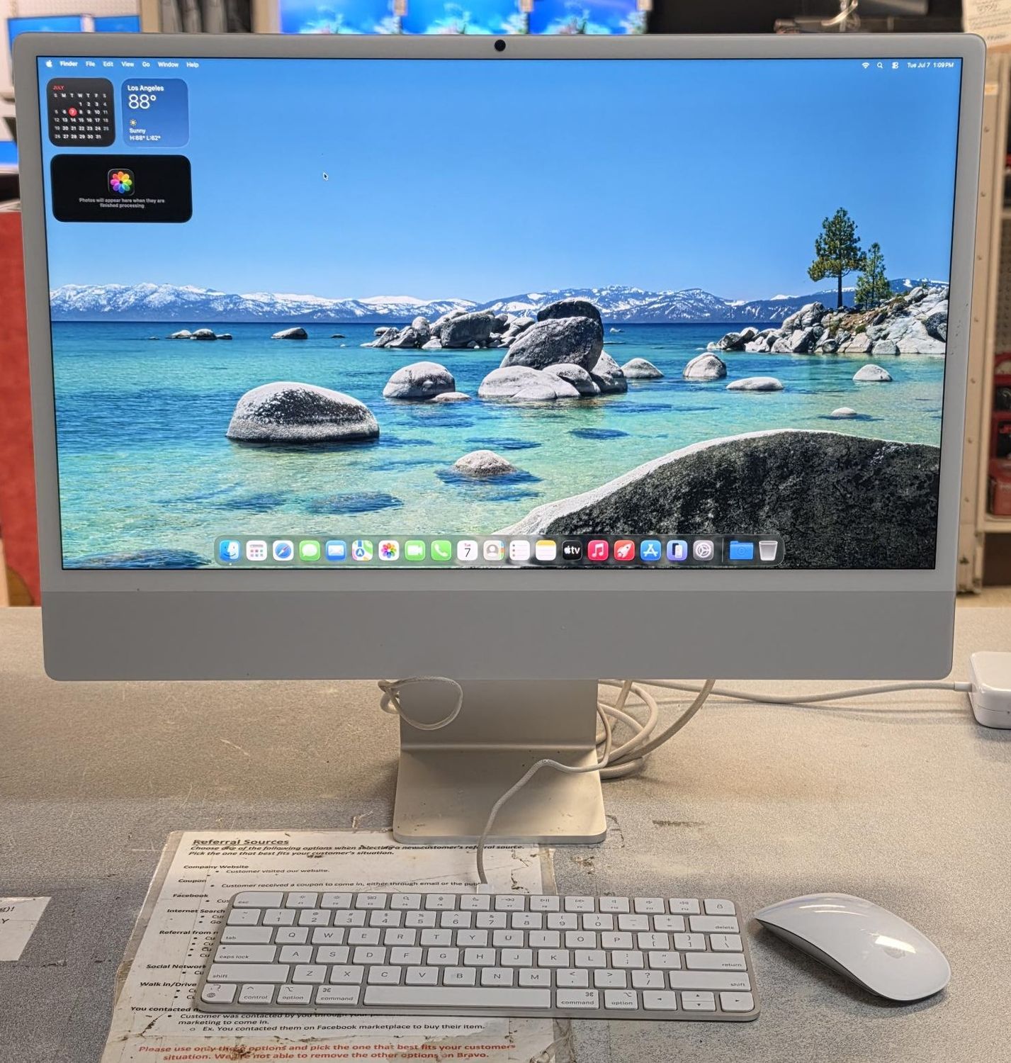Apple iMac 24" (2024) Desktop MWUC3LL/A