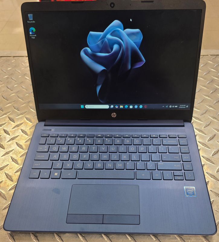 HP Laptop 14-CF2111WM