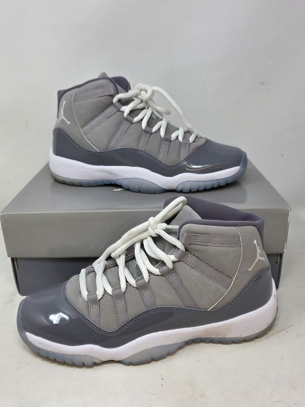 Air Jordan 11 Retro 'Cool Grey' 2010 Size 7 Sneakers