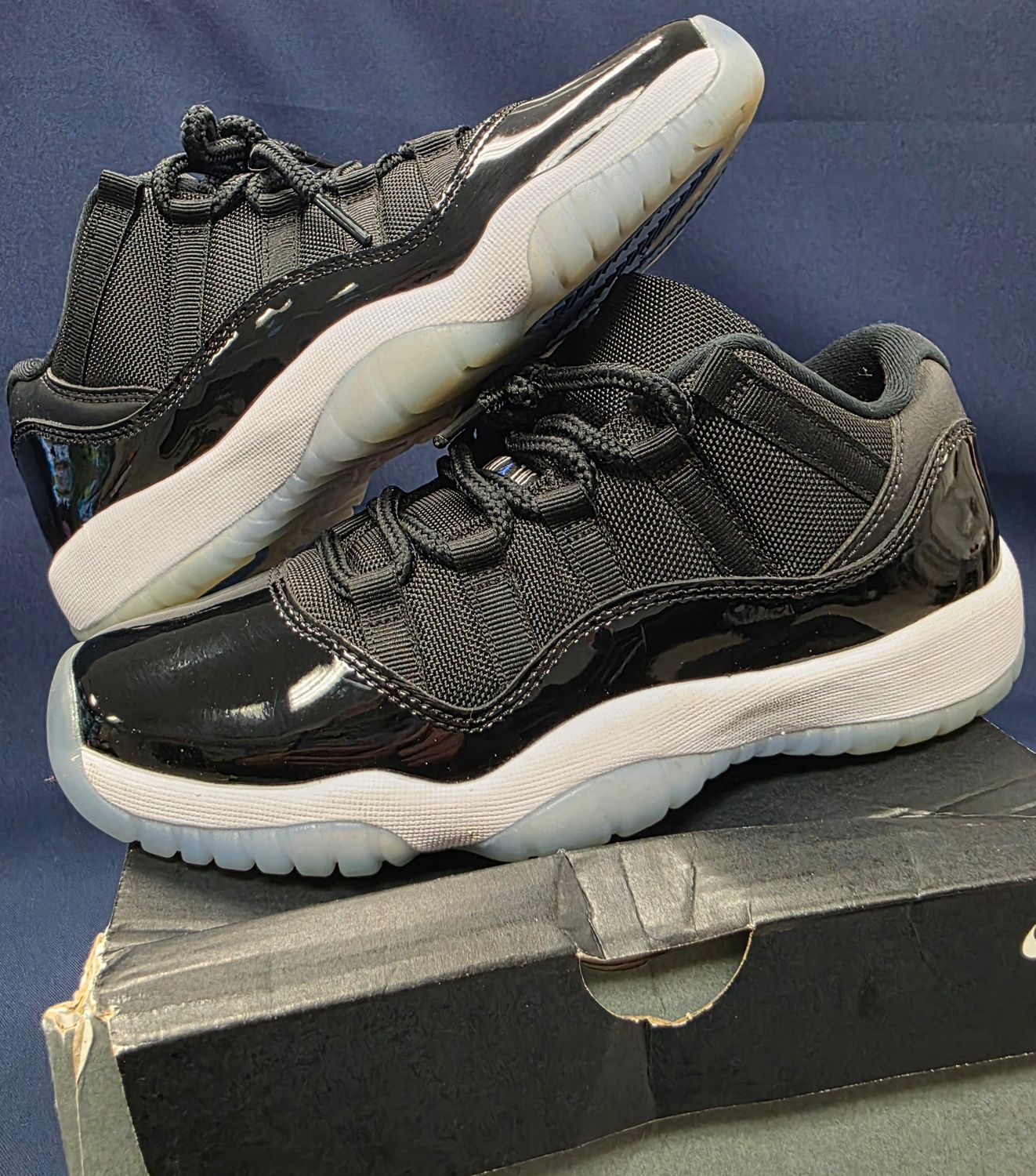 Jordan 11 Retro Low (GS) Space Jam Size 6.5Y Jordan 11 Retro Low (GS) Space Jam Size 6.5Y