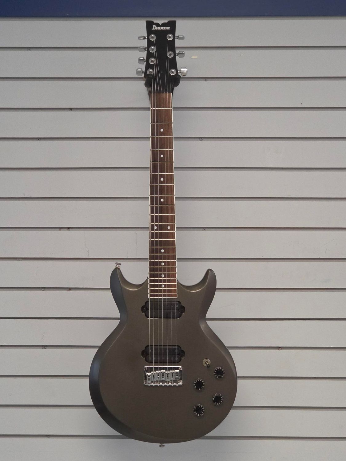 Ibanez 7 String Electric Guitar AX-7221 Ibanez 7 String Electric Guitar AX-7221