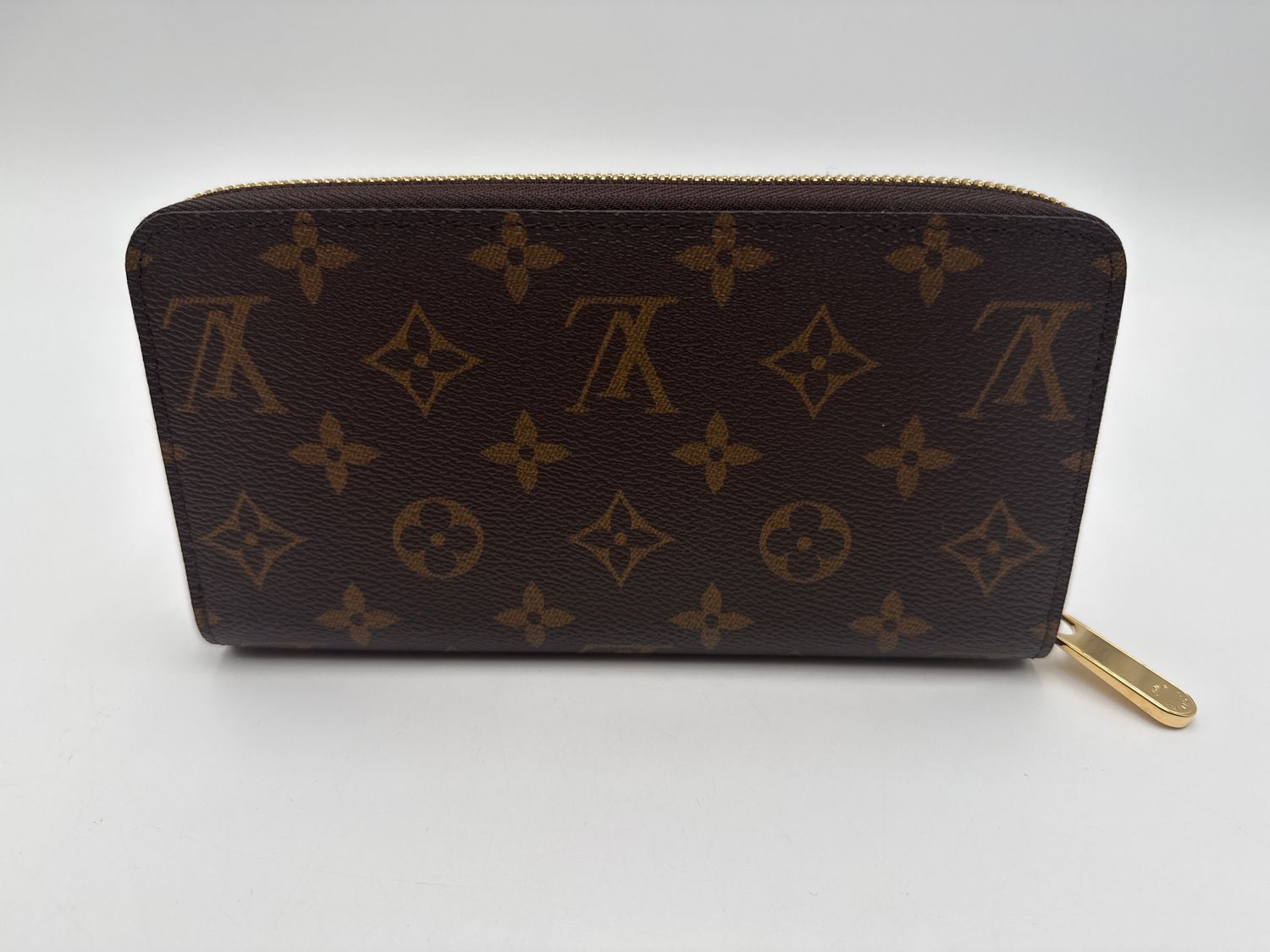 Louis Vuitton Monogram Zip-Around Wallet Louis Vuitton Monogram Zip-Around Wallet