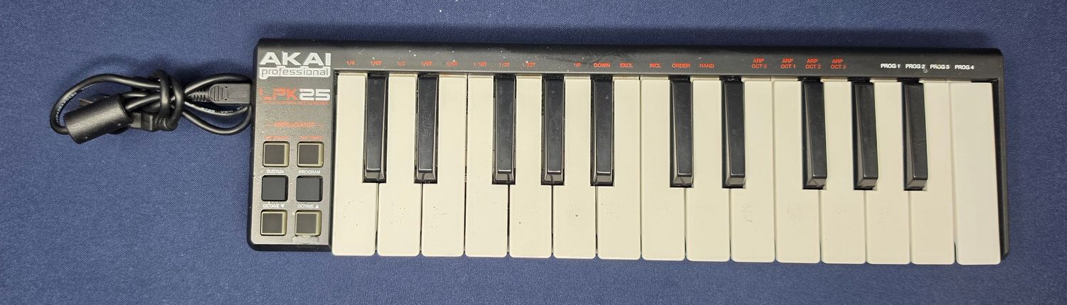 Akai Keyboard LPK25 Akai Keyboard LPK25