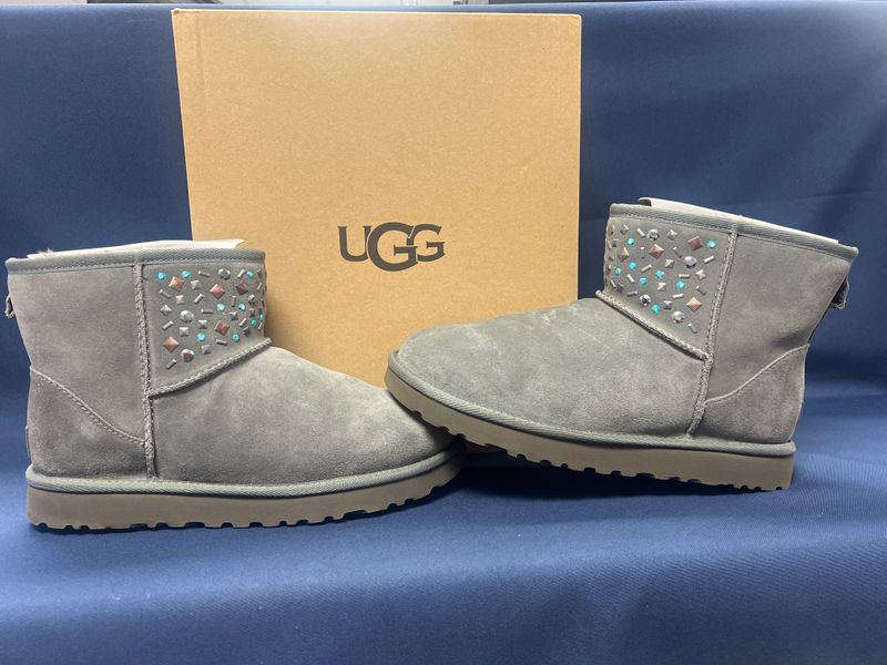 UGG Classic Mini Stud II Boots Size 9 Boots
