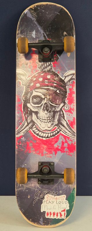 Skull Design Skateboard