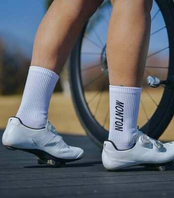 Traveler White Regular Socks