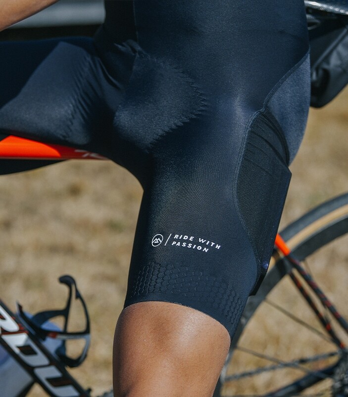 Traveler Black Bib-shorts Men