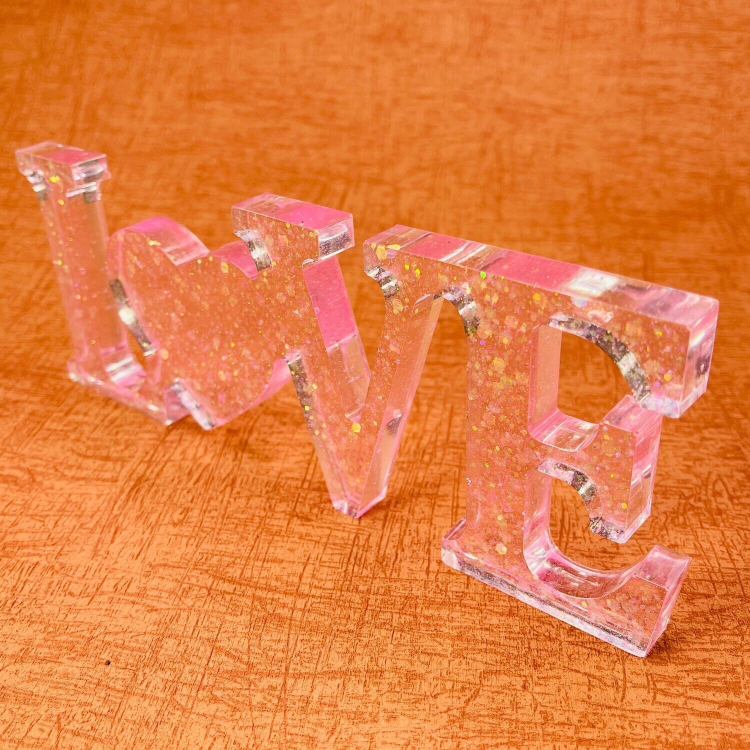 LOVE - Clear/Sparkles Lounge Sign