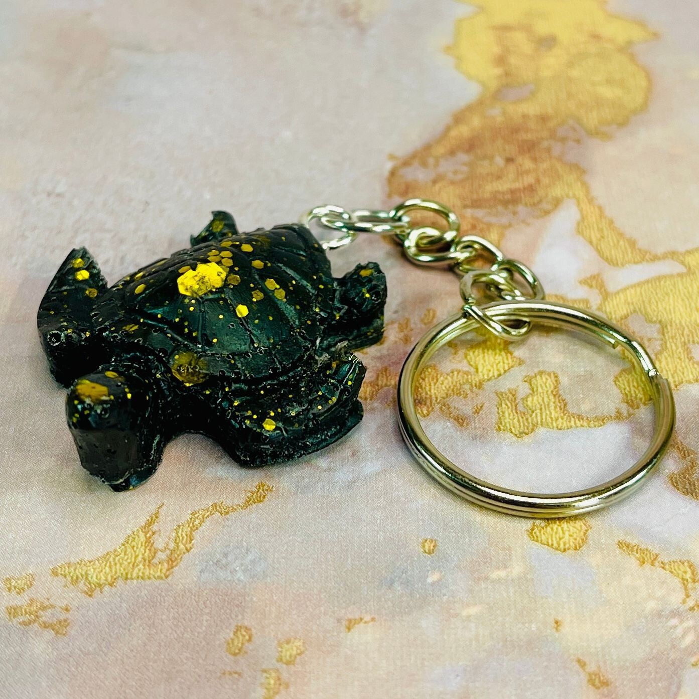 Turtle Black / Gold Keyring