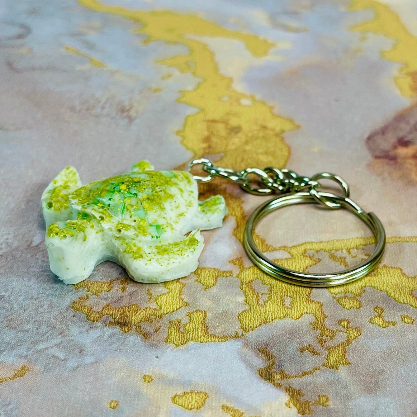 White / Green Turtle Keyring