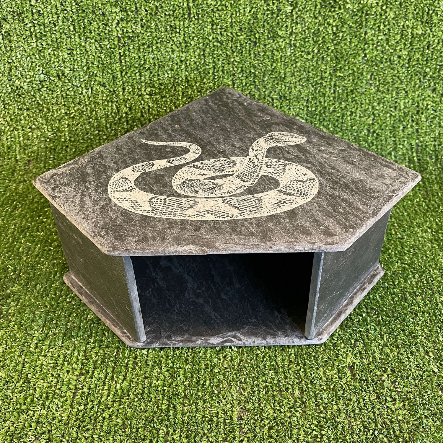 Snake Reptile Laser Engraved Slate Cave 11x20x20cm