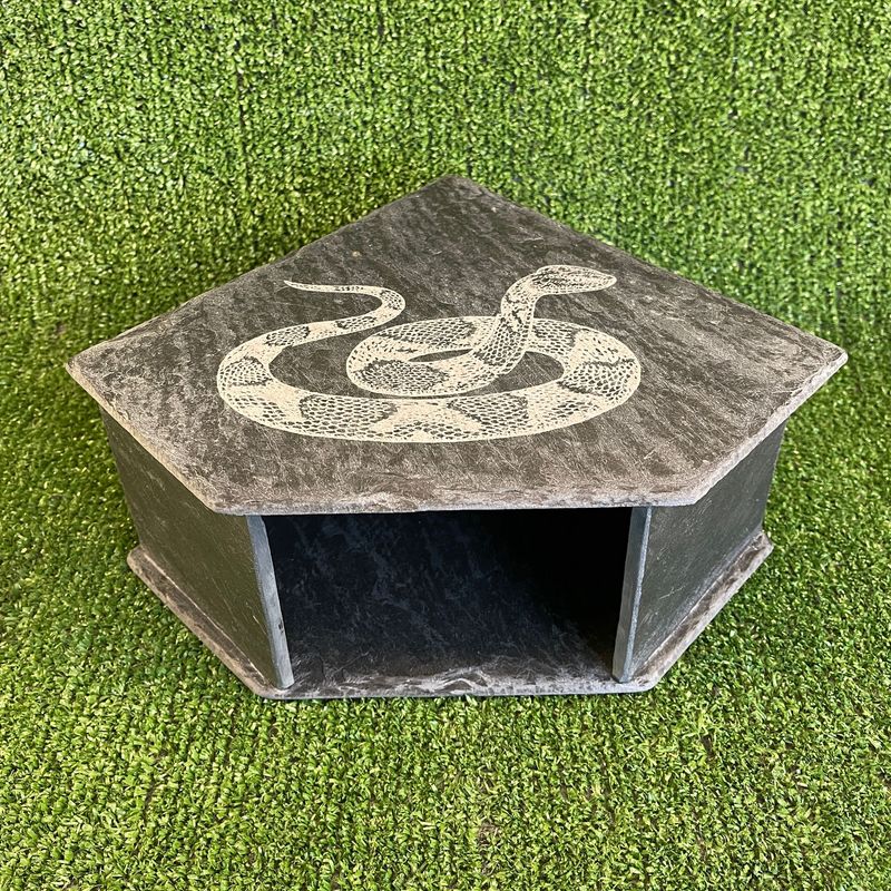 Snake Reptile Laser Engraved Slate Cave 11x20x20cm