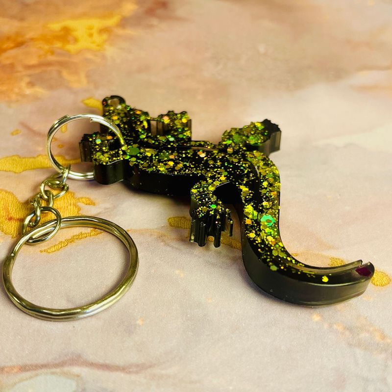 Gecko Lizard Reptile Black, Gold Keyring