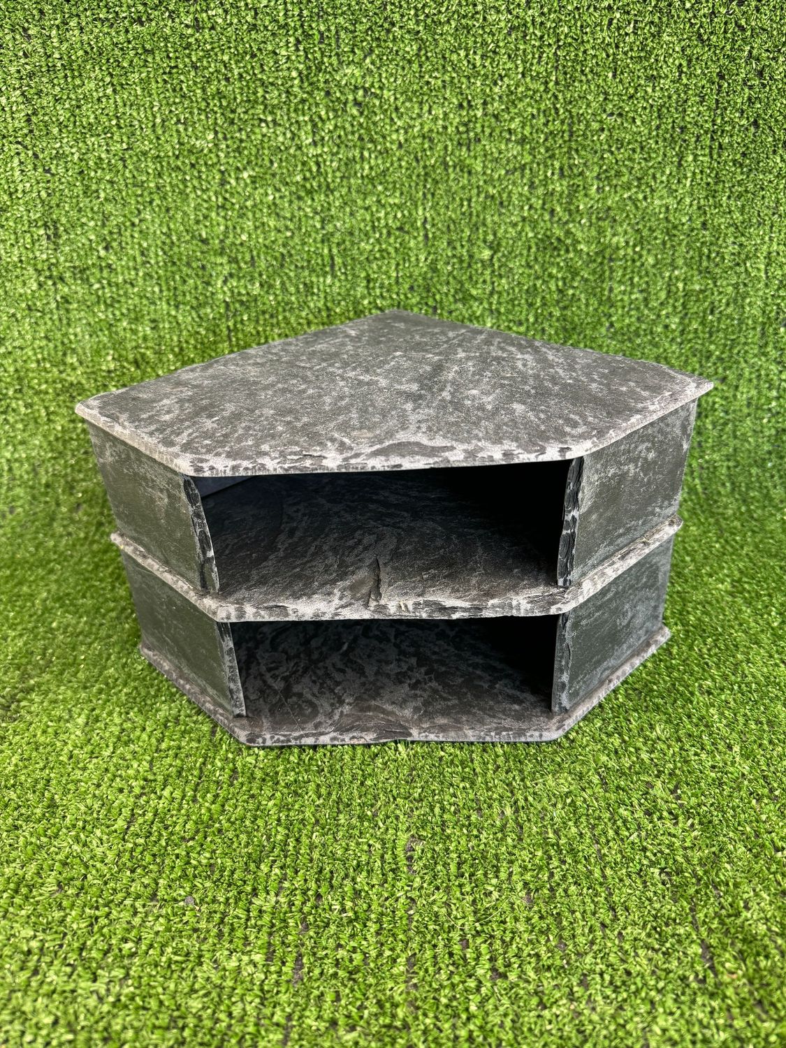 Aquarium and Reptile Slate Cave 20x20x13cm.