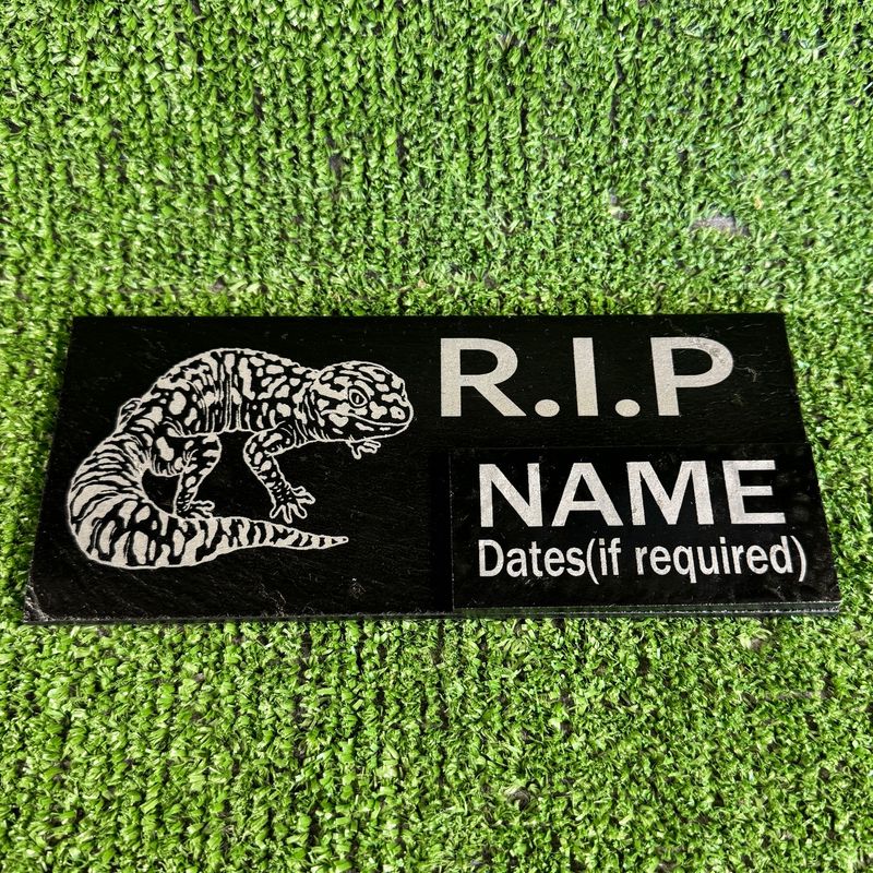 RIP Gecko Reptile Slate Grave Memorial Plaque.