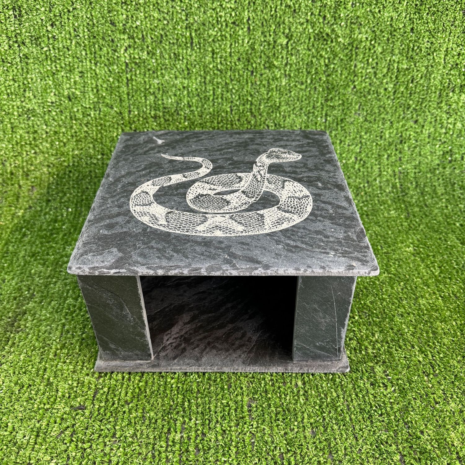 Reptile Aquatic slate cave Snake 2 11x20x20cm
