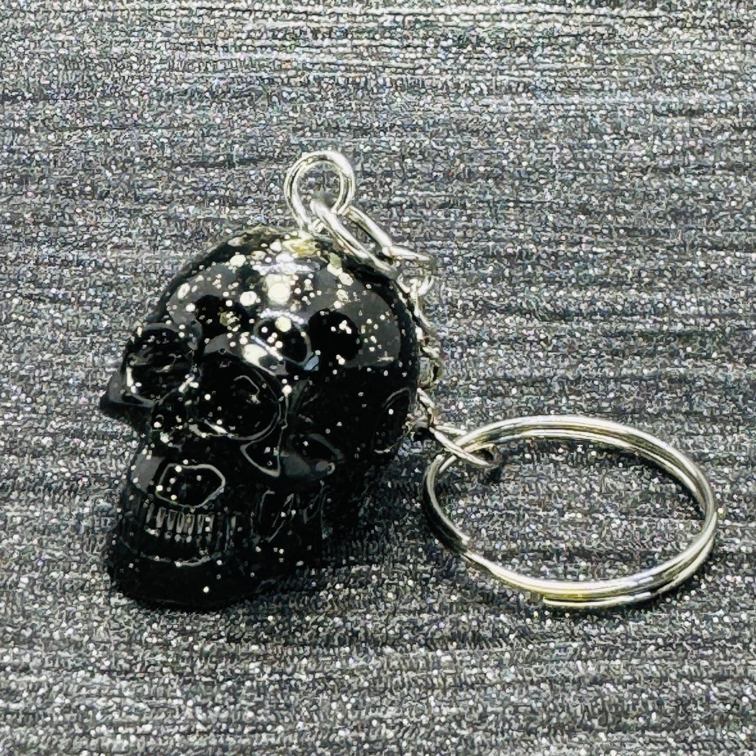 Skull  3D Sparkling Black / Silver Keyring