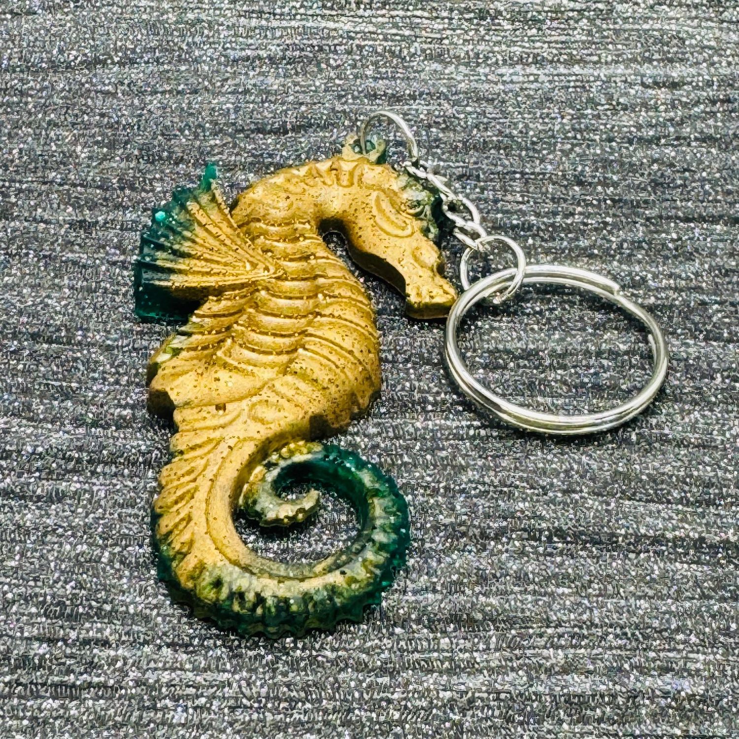 Seahorse Gold / Green Keyring