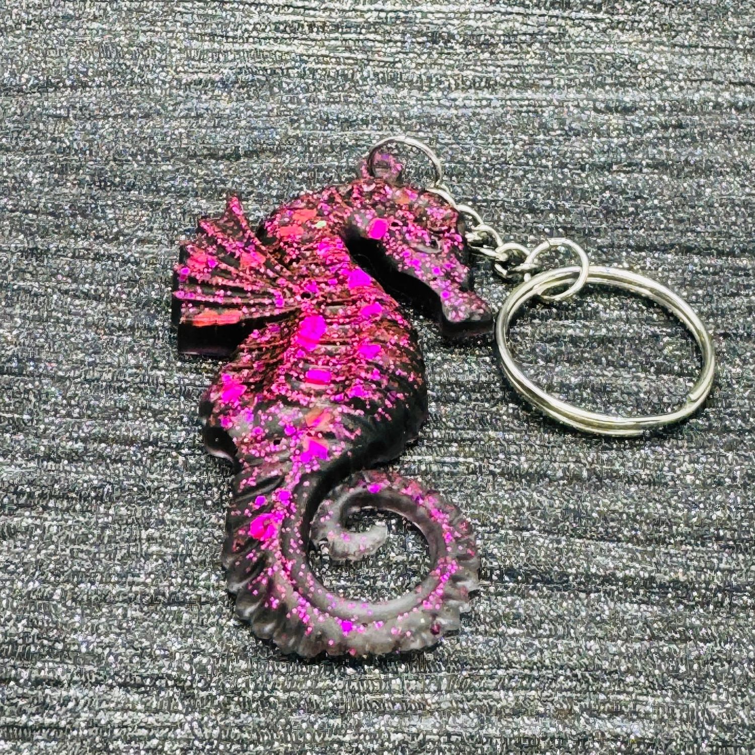 Seahorse Purple / Black Keyring